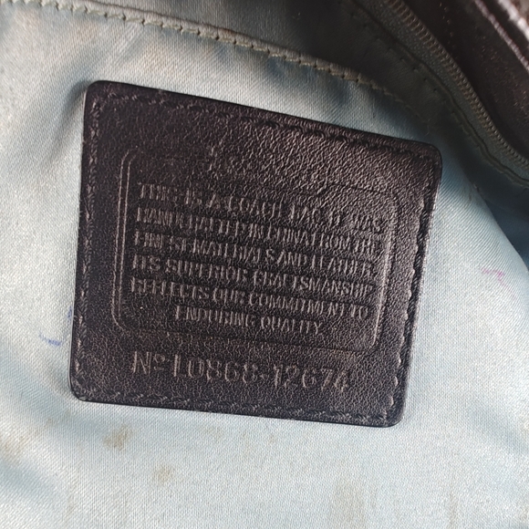 COACH handbag with classic design - Picture 10 of 15